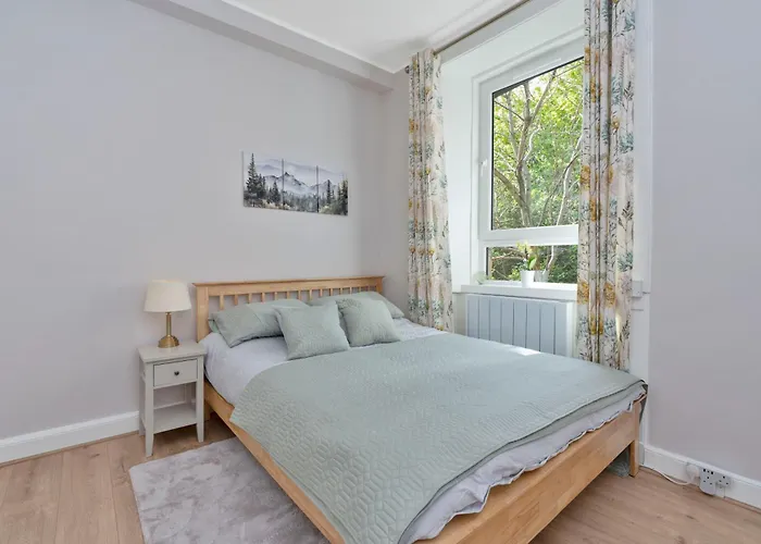 Lovely Haymarket Apartment - Central Edinburgh